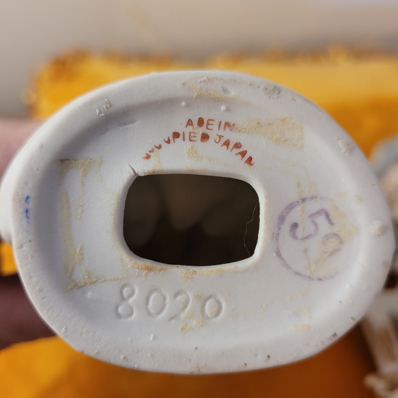 Vintage porcelain biscuit statues - Picture 4 of 8